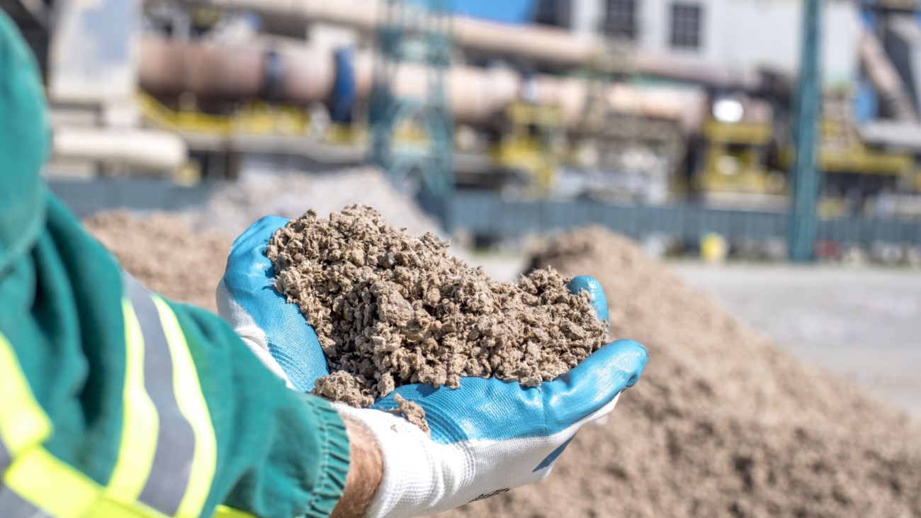 GCCM vs Geosynthetic Clay Liners: Which Solution is Better for Infrastructure Projects?